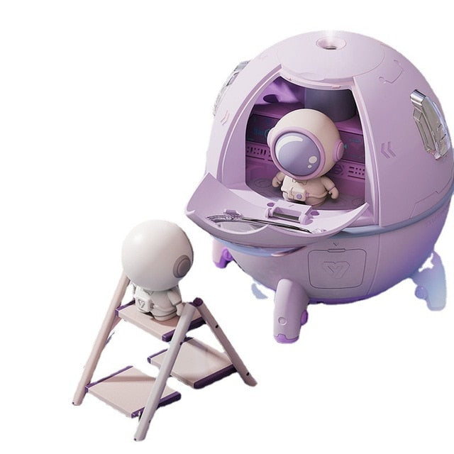 AstroMist: The Adorable Astronaut's Capsule Diffuser